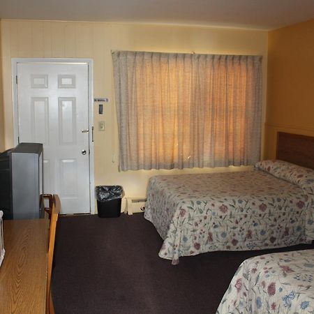 Crest Motel Bartlett Екстер'єр фото