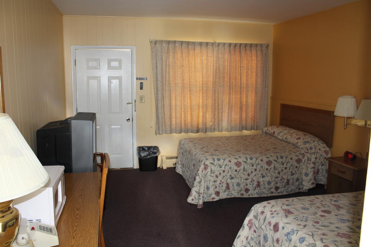 Crest Motel Bartlett Екстер'єр фото