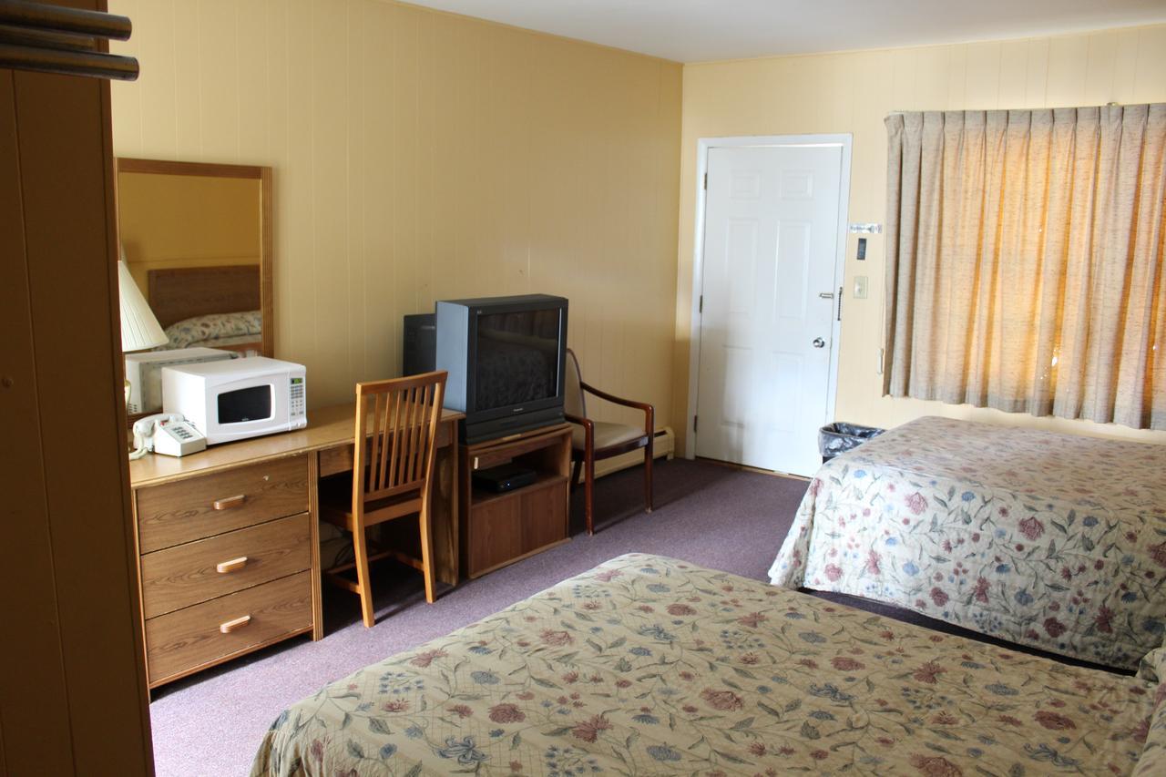 Crest Motel Bartlett Екстер'єр фото