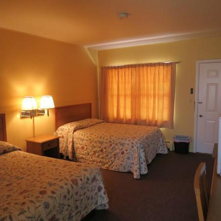 Crest Motel Bartlett Екстер'єр фото